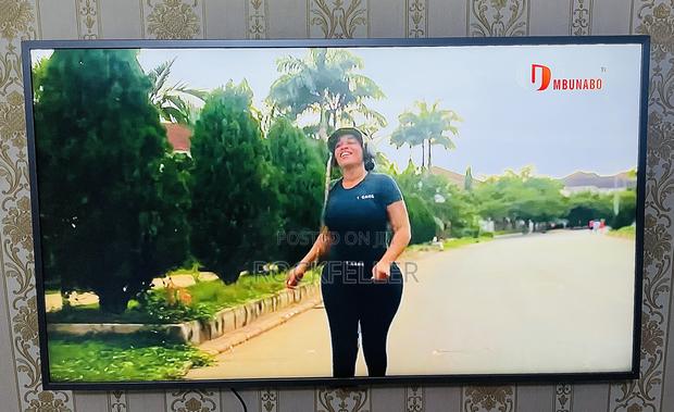 Uk Used Samsung Uhd HDR Smart Digital Satellite 43inches photo 5