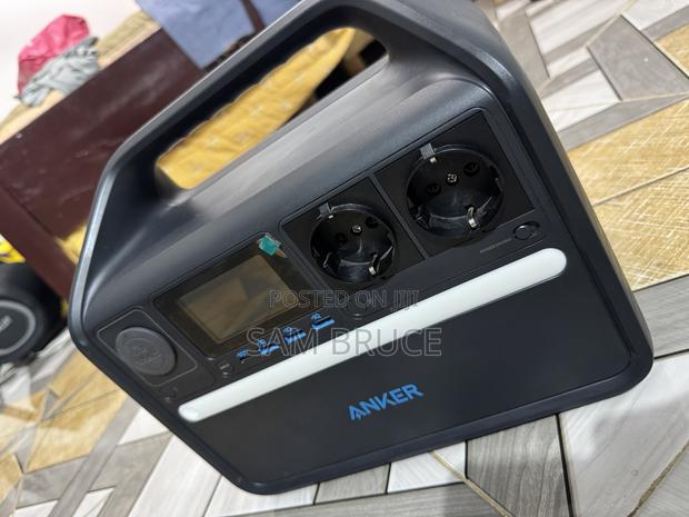 Anker 535 Powerhouse 512wh Portable Power Station photo 4