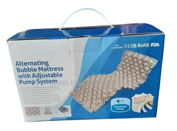 Air/Bubble Mattress · Photo 4
