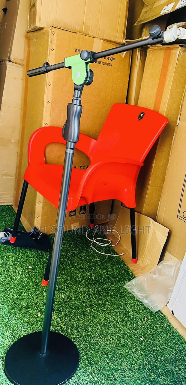 Microphone Stand [ Metal Pivot And Heavy Roundbase ] · Photo 4