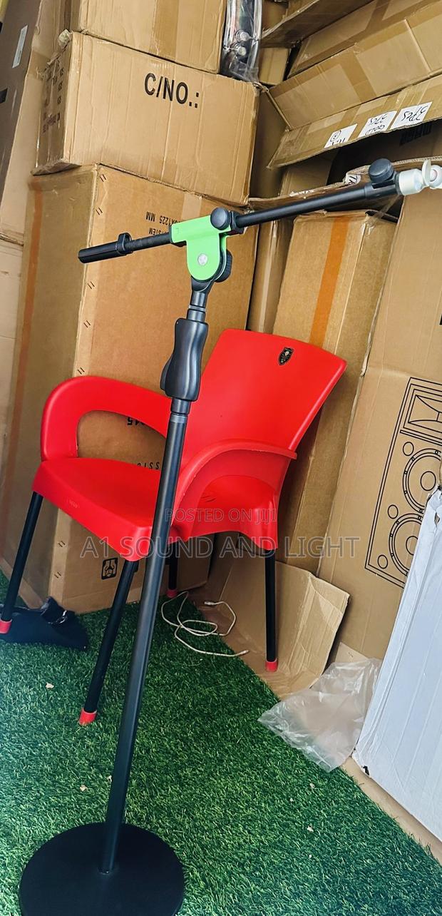 Microphone Stand [ Metal Pivot And Heavy Roundbase ] · Photo 3
