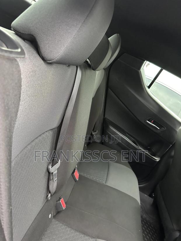 Toyota C-HR XLE 2022 White photo 15