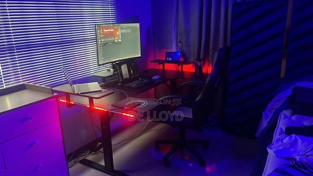 Pro Gaming Desk (160 by 60 Cm) photo 6