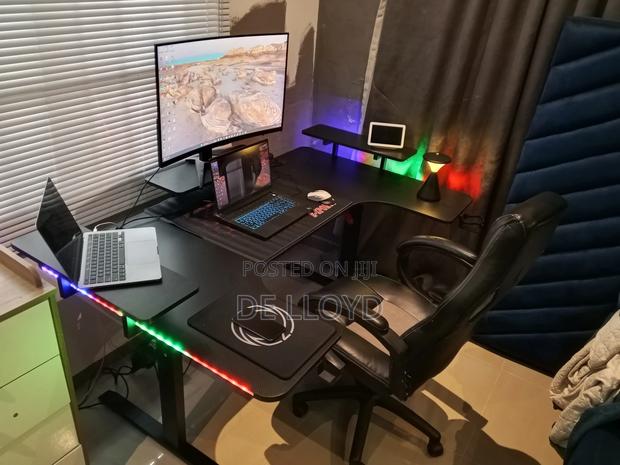 Pro Gaming Desk (160 by 60 Cm)