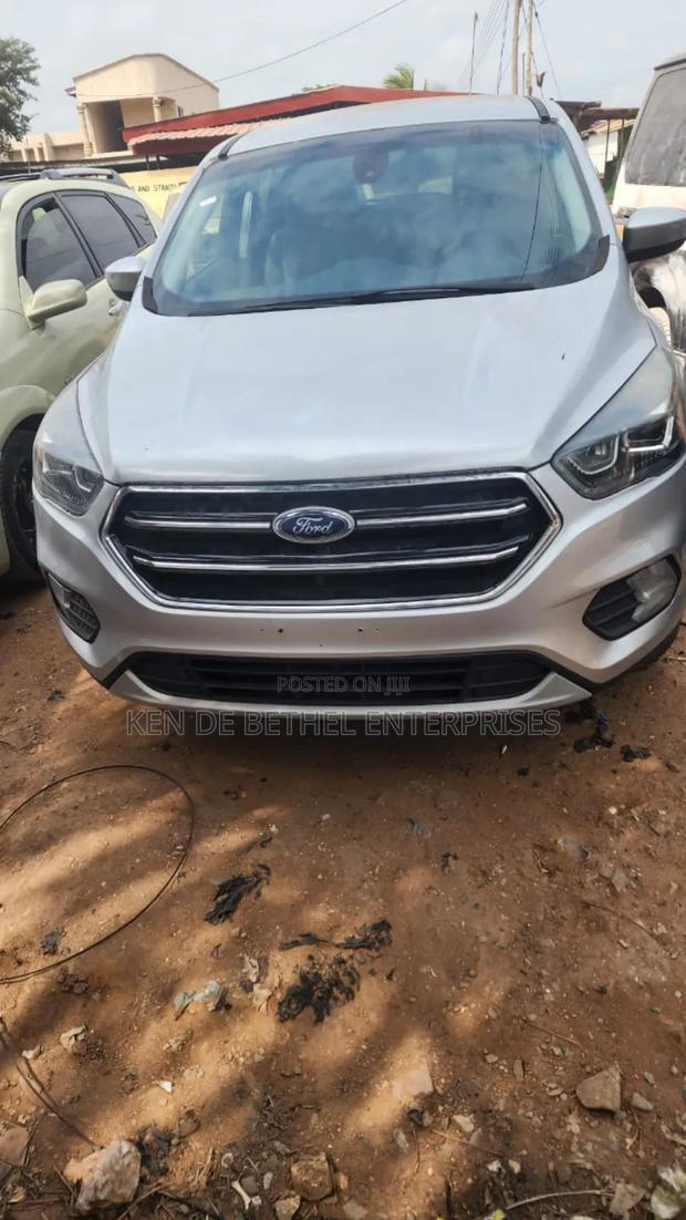 Ford Escape SE 4x4 2017 Silver photo 2