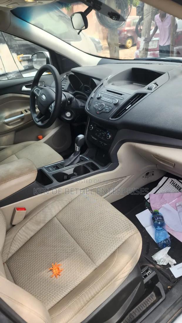 Ford Escape SE 4x4 2017 Silver photo 4