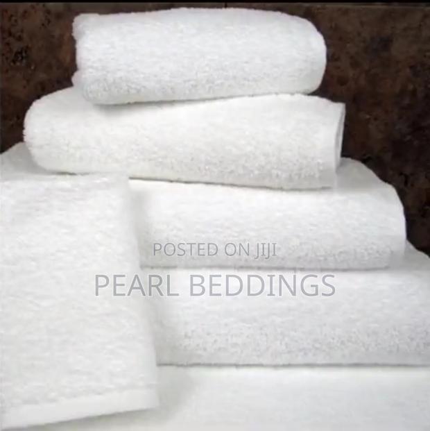 Premium 5star Hotel Quality Luxurious White Towels Available photo 3