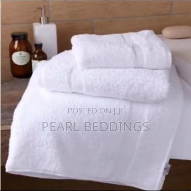 Premium 5star Hotel Quality Luxurious White Towels Available photo 4