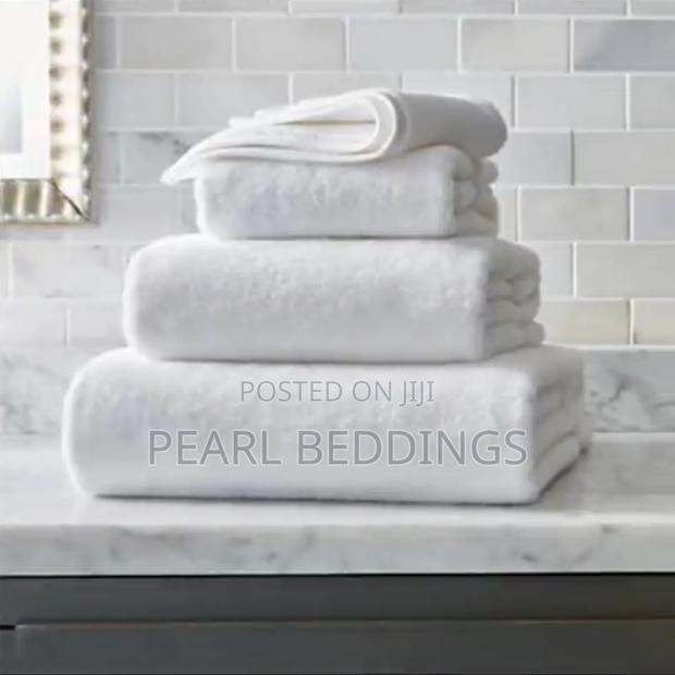 Premium 5star Hotel Quality Luxurious White Towels Available photo 9