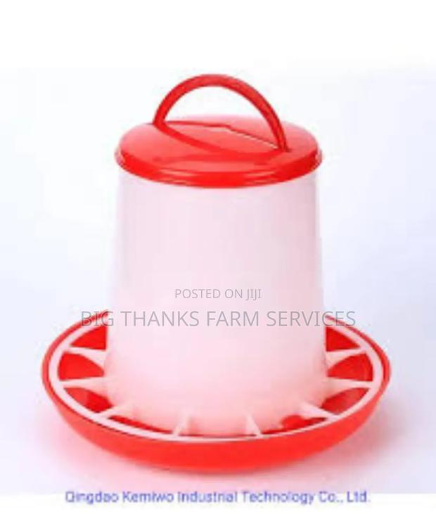 10kg Fowl Feeders · Photo 2