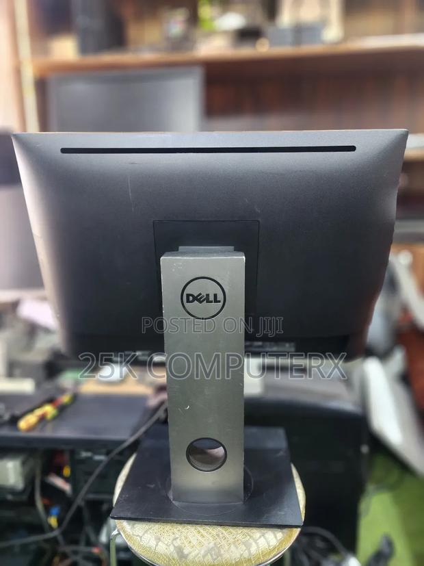 Dell Optiplex 3240 All-In-One 8GB Intel Core i3 SSD 256GB photo 4