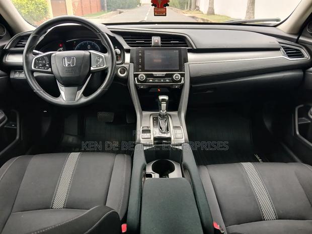 Honda Civic Sport Hatchback 2018 Gray photo 4