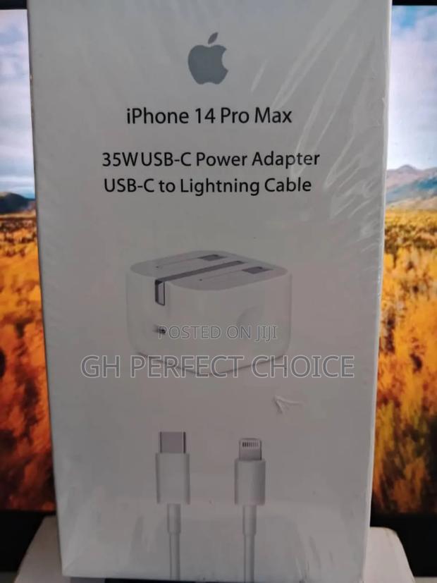 Apple Chargemaxx Fast Charging Type C Charger · Photo 1