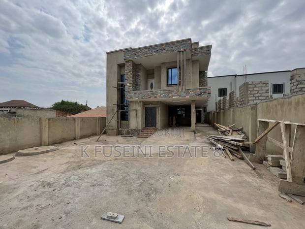 4bdrm House in K Fuseini Estate, Kumasi Metropolitan for sale photo 10
