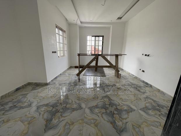 4bdrm House in K Fuseini Estate, Kumasi Metropolitan for sale photo 4