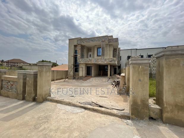 4bdrm House in K Fuseini Estate, Kumasi Metropolitan for sale photo 7