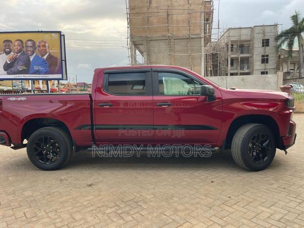 Chevrolet Silverado 2022 Burgundy photo 5