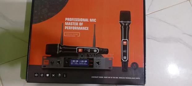 2 in 1 Cordless Rechargeable Mic · Photo 4