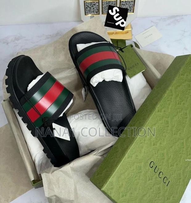 Unisex Gucci Slides · Photo 3