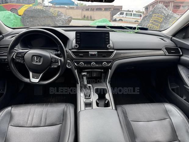 Honda Accord 2018 Black photo 3
