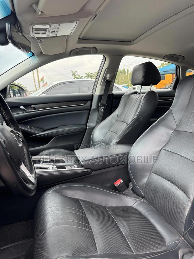 Honda Accord 2018 Black photo 4