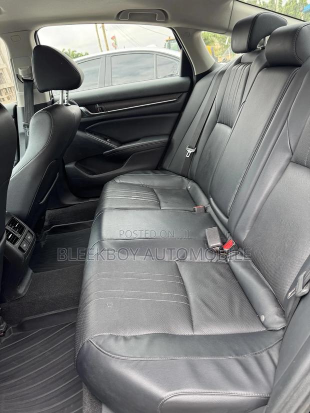Honda Accord 2018 Black photo 7