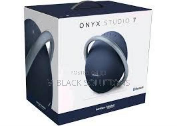 Harman Kardon Onyx Studio 7 Speaker · Photo 2