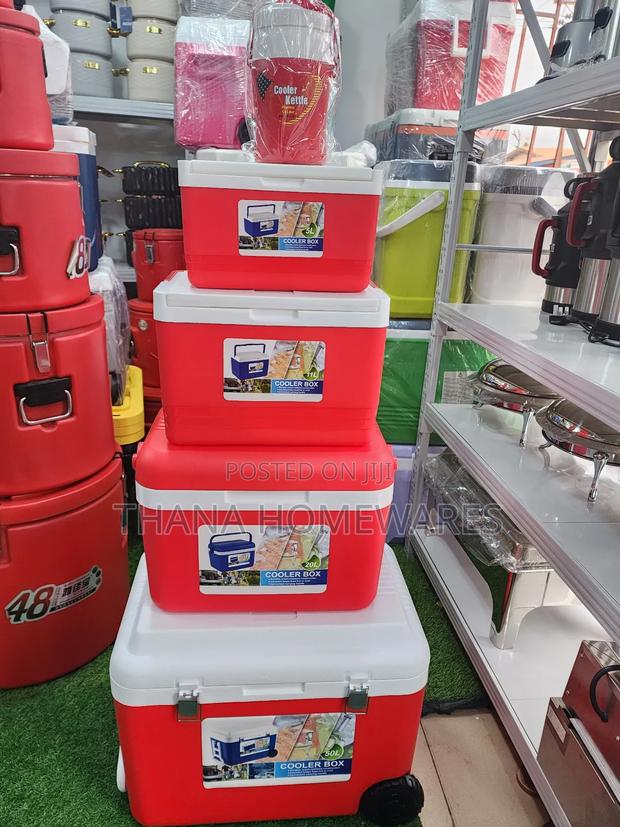 Cooler Ice Chest · Photo 3
