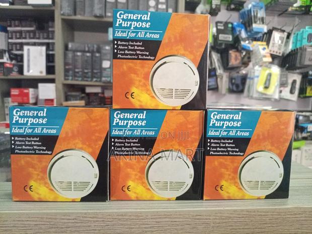 General Purpose Smoke Detector With Battery · Photo 4