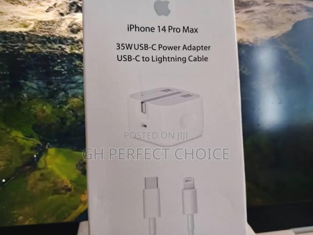 Apple's Powergenius Fast Charging Type C Charger · Photo 1