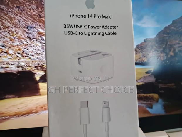Apple's Powergenius Fast Charging Type C Charger · Photo 2