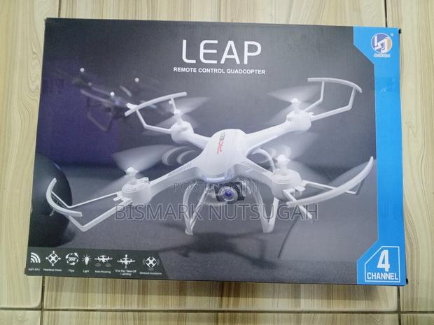 Leap Remote Control Quadcopter Flying Drone · Photo 4
