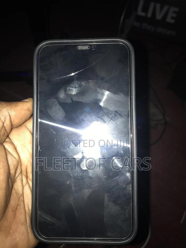 Apple iPhone 11 64 GB Red