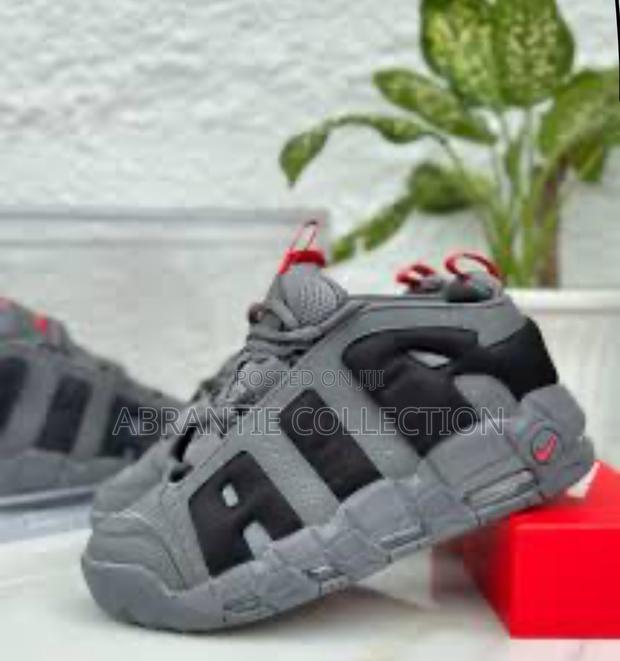 Nike More Uptempo Grey Low Sneaker · Photo 4