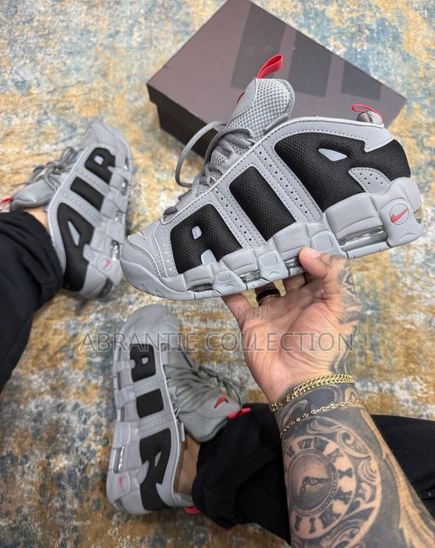 Nike More Uptempo Grey Low Sneaker · Photo 3