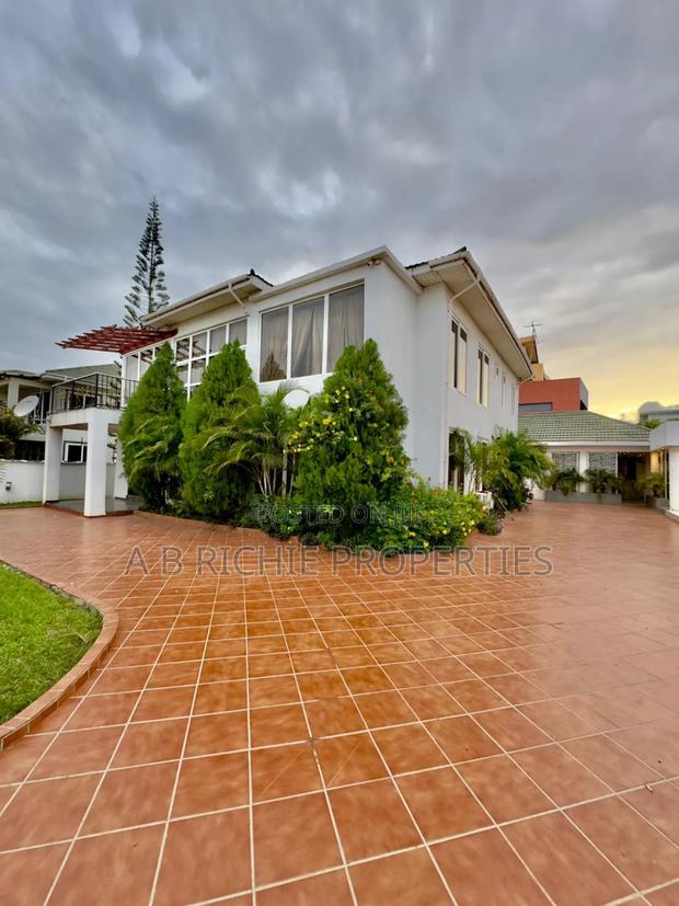 4bdrm Mansion in Ab Richie Properties, Cantonments for sale · Photo 2
