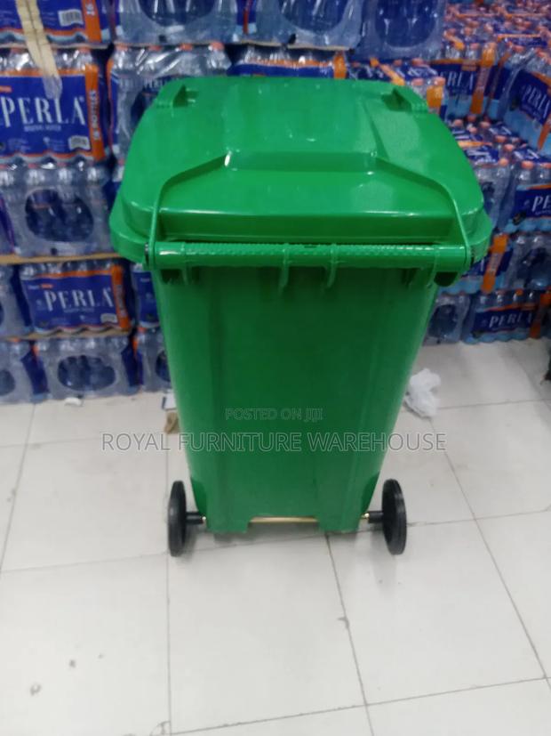 240l Dustbin · Photo 4