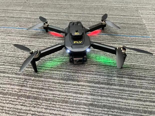S25 Flying Drone For Sale · Photo 3