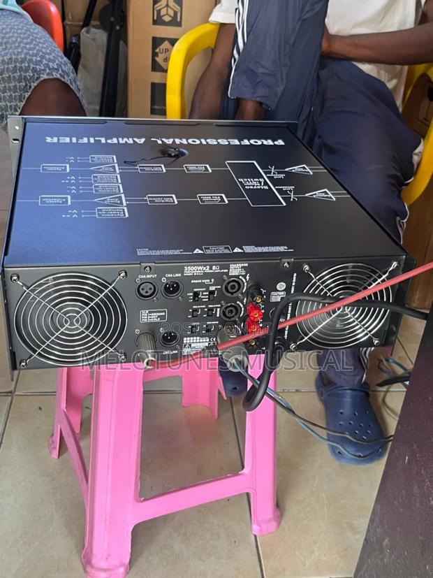 Electro-Voice (Ev) P-7300 Professional Amplifier · Photo 4
