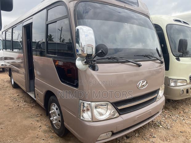 Hyundai County 2014 Brown · Photo 1
