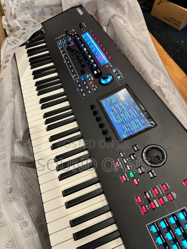 Yamaha Montage M8x 88-Key Synthesizer(Keyboard) photo 4