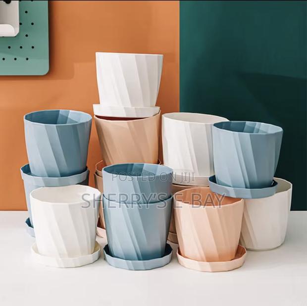 Planter Pot With Tray