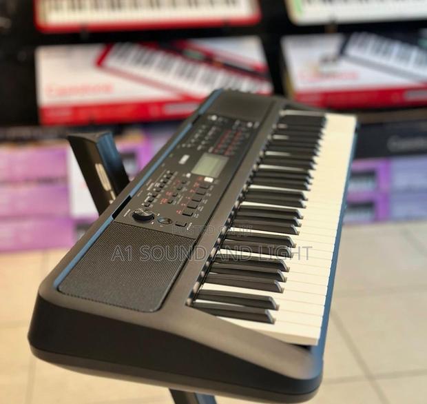 Yamaha PSR E383 Keyboard · Photo 4