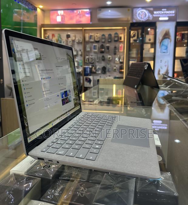 Laptop Microsoft Surface Laptop 3 8GB Intel Core I5 SSD 256GB · Photo 4