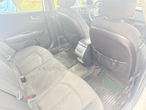 Kia Optima EX 4dr Sedan FWD (2.4L 4cyl 6A) 2017 White photo 2