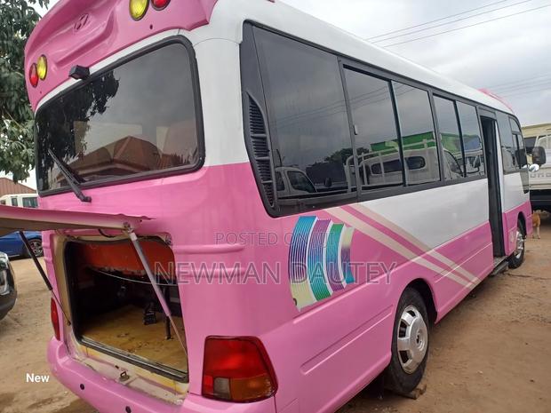 Hyundai County 2014 Pink