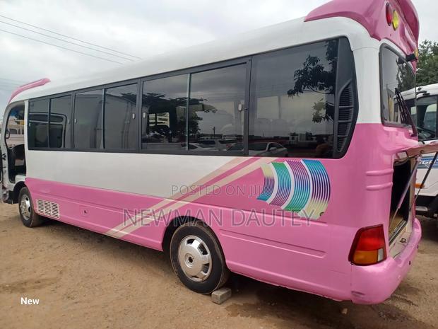 Hyundai County 2014 Pink