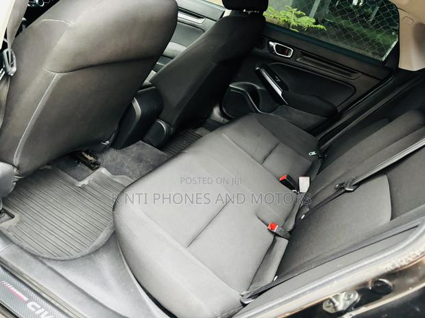 Honda Civic Sport CVT 2023 Black photo 2