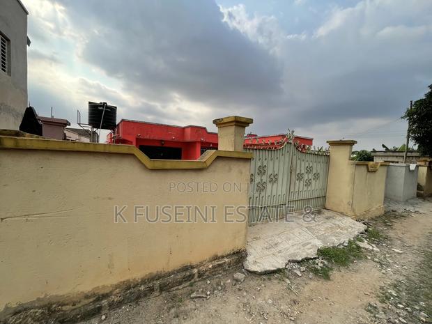 4bdrm House in K Fuseini Estate, Kumasi Metropolitan for sale photo 2