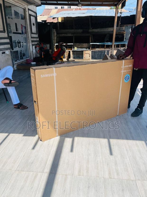 Extravagant Samsung 65 Inch Uhd Smart Crystal Display Tv · Photo 3